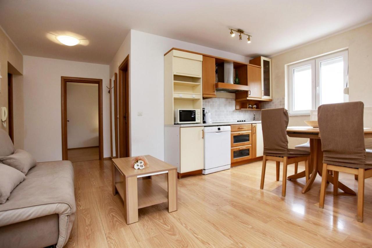Apartments Ulika Rovinj Exterior foto